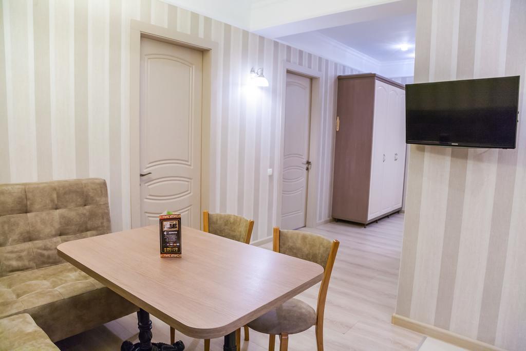 Hotel Apartments Adresa 키시나우 외부 사진