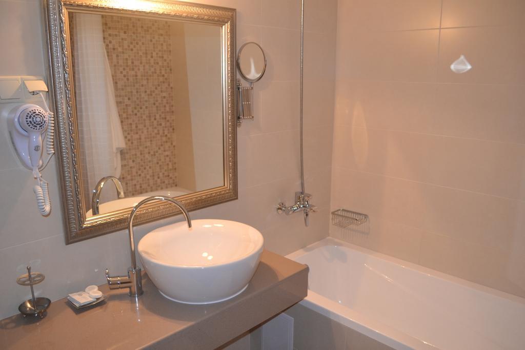 Hotel Apartments Adresa 키시나우 외부 사진