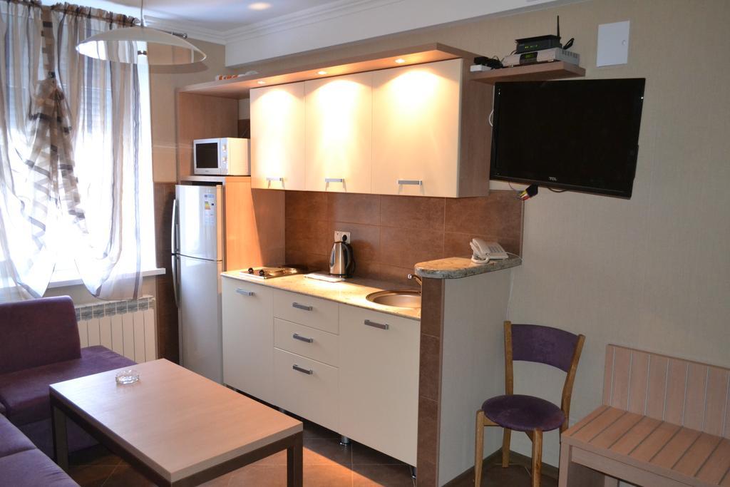 Hotel Apartments Adresa 키시나우 외부 사진