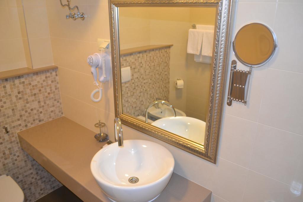 Hotel Apartments Adresa 키시나우 외부 사진