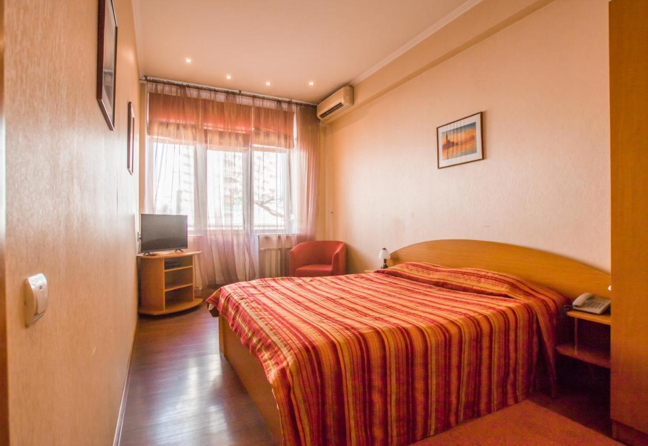 Hotel Apartments Adresa 키시나우 외부 사진