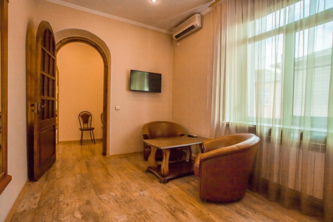 Hotel Apartments Adresa 키시나우 외부 사진