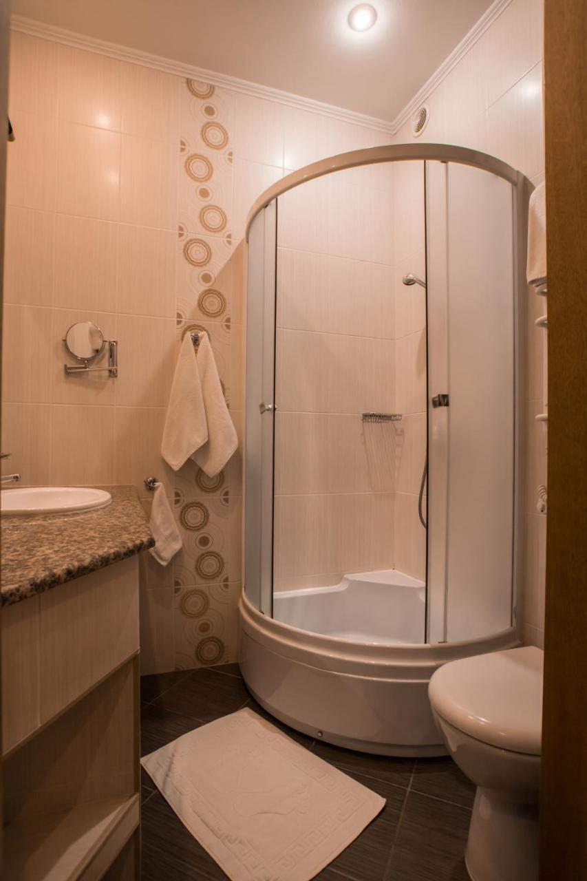 Hotel Apartments Adresa 키시나우 외부 사진