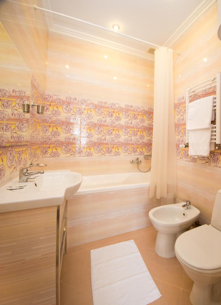 Hotel Apartments Adresa 키시나우 외부 사진